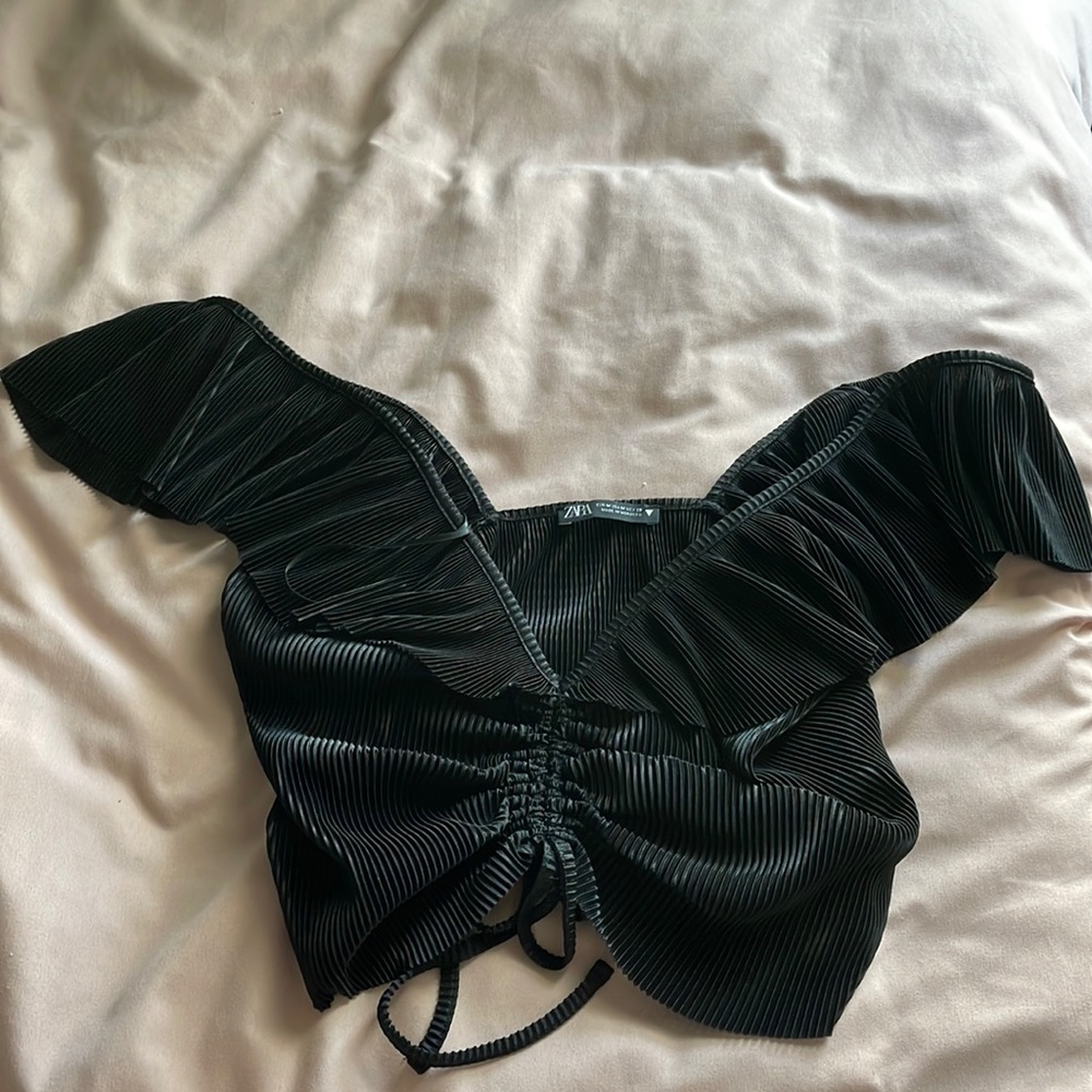 Zara Ruched Crop Top, Size M, Black🖤